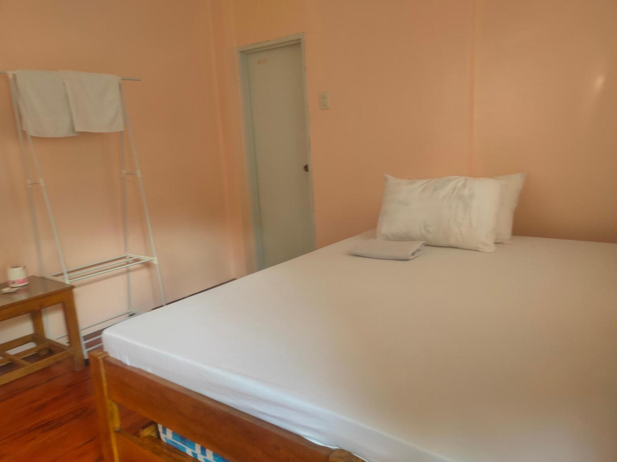 Fely'S Homestay Batuan Экстерьер фото